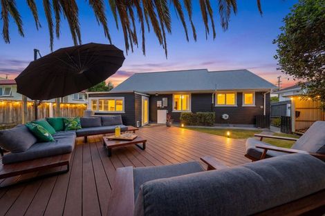 Photo of property in 30 Beazley Avenue, Paparangi, Wellington, 6037