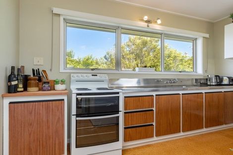 Photo of property in 5 Peach Tree Grove, Maungaraki, Lower Hutt, 5010