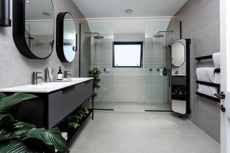 Photo of property in 11 Cheltenham Road, Devonport, Auckland, 0624