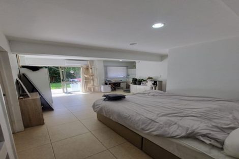 Photo of property in 15a Glen Vista Place, Bayview, Auckland, 0629