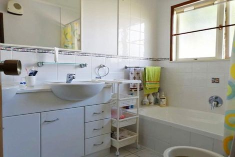 Photo of property in 26 Florence Daly Place, Mount Roskill, Auckland, 1041