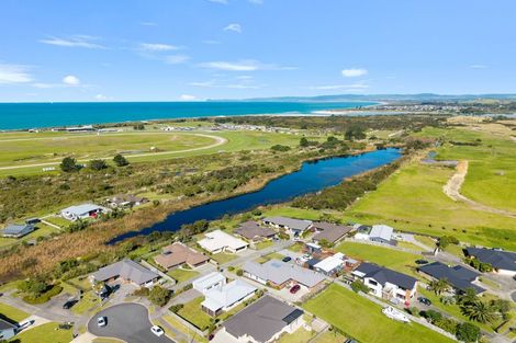 Photo of property in 12 Dune Lake Place, Ruakaka, 0116