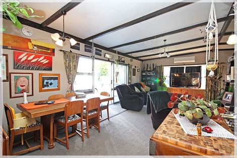 Photo of property in 99 Botanical Road, Takaro, Palmerston North, 4412