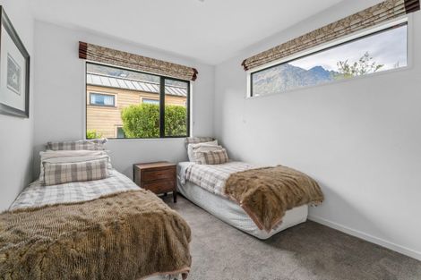 Photo of property in 10 Caithness Court, Jacks Point, Queenstown, 9371