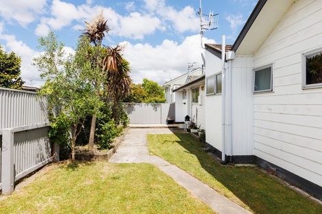 Photo of property in 2a Paradise Place, Milson, Palmerston North, 4414
