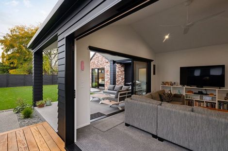 Photo of property in 90 Hugo Shaw Drive, Cambridge, 3434