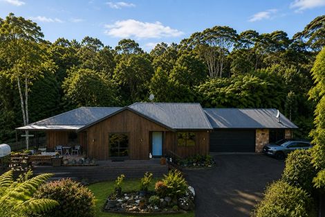 Photo of property in 125 Stoney Creek Drive, Waitakere, Henderson, 0782