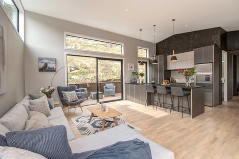 Photo of property in 61 Mcdonnell Road, Arrowtown, 9302