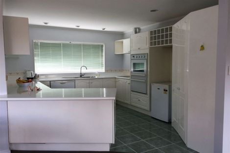 Photo of property in 30 Suncrest Drive, West Harbour, Auckland, 0618
