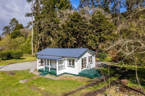 Photo of property in 5 Stock Road, Murchison, 7007