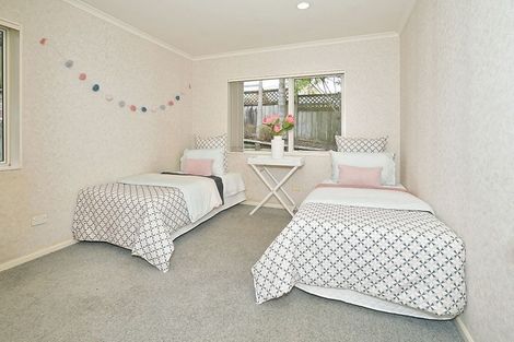 Photo of property in 52 Greenfield Drive, Western Heights, Hamilton, 3200