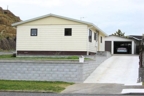 Photo of property in 118 Riversdale Drive, Merrilands, New Plymouth, 4312