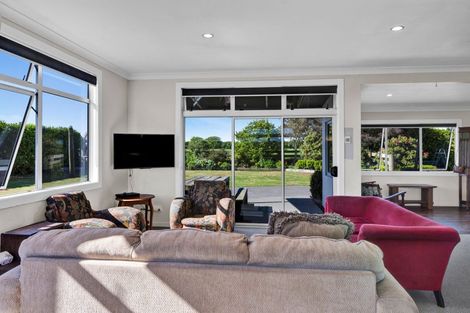 Photo of property in 5674 Mountain Road, Normanby, Hawera, 4673