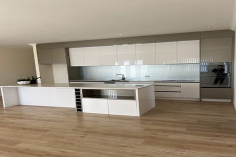 Photo of property in 12 Te Awa Place, Red Beach, 0932