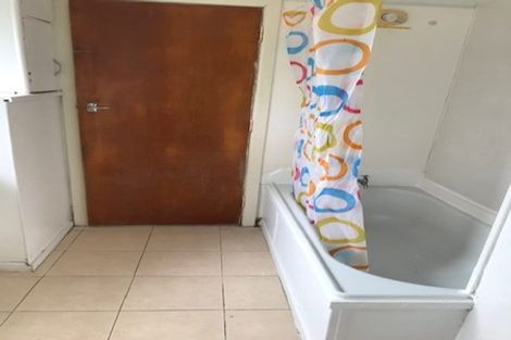 Photo of property in 24 Ireland Road, Mount Wellington, Auckland, 1060