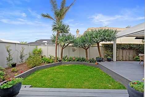 Photo of property in 9 Craig Road, Milford, Auckland, 0620