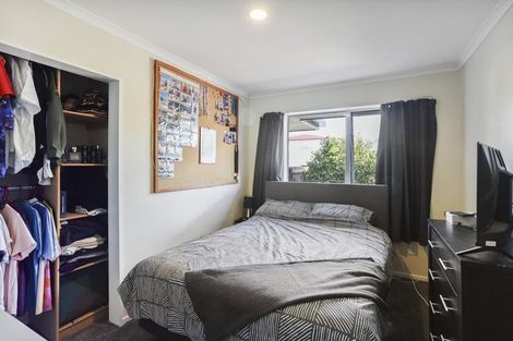 Photo of property in 1 Flaxgrove Place, Parklands, Christchurch, 8083