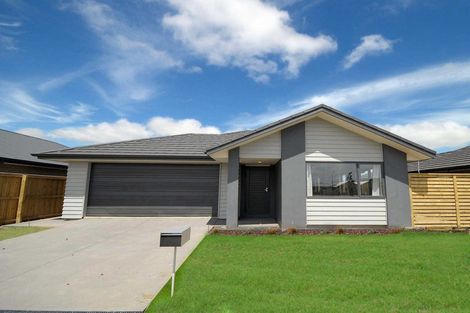 Photo of property in 66 Shillingford Boulevard, Rolleston, 7615