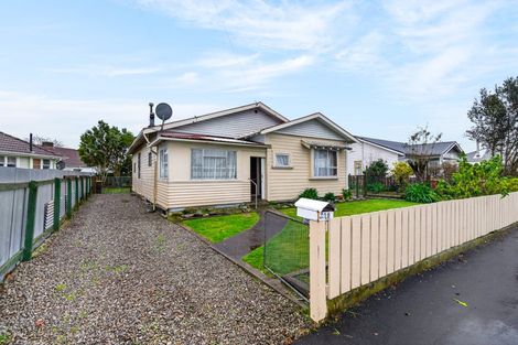 Photo of property in 16 Hessey Street, Masterton, 5810