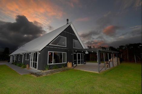 Photo of property in 4 Mangauika Road, Pirongia, Te Awamutu, 3876