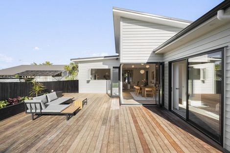 Photo of property in 8 Creamer Avenue, Belmont, Auckland, 0622