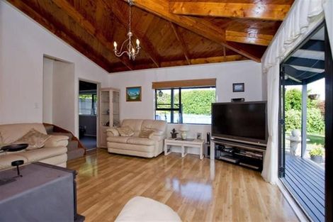 Photo of property in 2/326 Rangatira Road, Beach Haven, Auckland, 0626