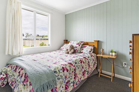 Photo of property in 222 High Street North, Carterton, 5713