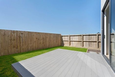 Photo of property in 27 Porowha Road, Westgate, Auckland, 0814