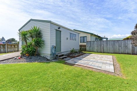 Photo of property in 19 Karaka Street, Otaki Beach, Otaki, 5512