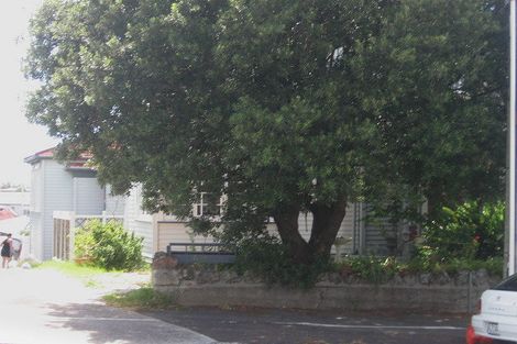 Photo of property in 1/12a Church Street, Devonport, Auckland, 0624