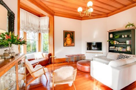 Photo of property in 29 Cameron Road, Bluff Hill, Napier, 4110