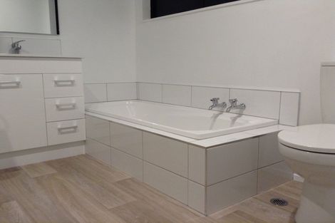 Photo of property in 1a Seagull Place, Whitby, Porirua, 5024