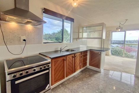 Photo of property in 39 Lewisham Street, Highland Park, Auckland, 2010