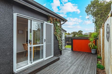 Photo of property in 37 Tamatea Road, Taupo, 3330