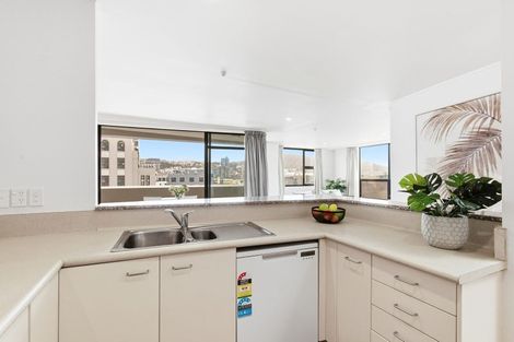 Photo of property in 17 Kent Terrace - Kent Apartments, 7e/16 Kent Terrace, Mount Victoria, Wellington, 6011