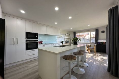 Photo of property in 38 Matija Place, Red Beach, 0932