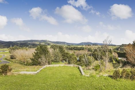 Photo of property in 122 Pacific Drive, Fitzherbert, Palmerston North, 4410