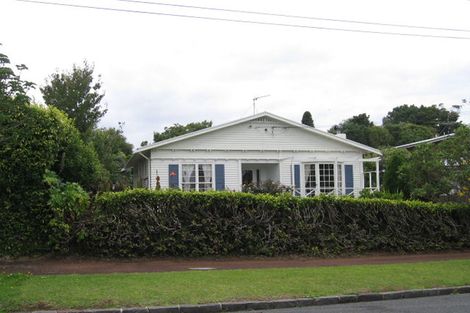 Photo of property in 2 Cedar Road, Mount Eden, Auckland, 1024