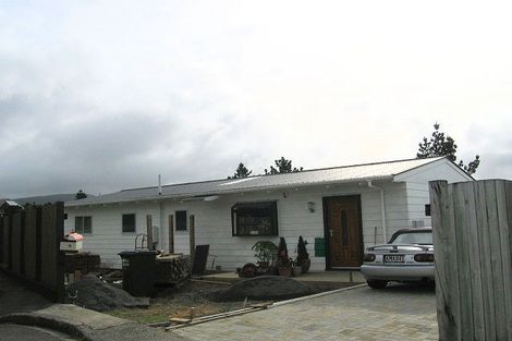 Photo of property in 18 Fenchurch Grove, Stokes Valley, Lower Hutt, 5019