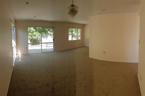 Photo of property in 2/16 Oakridge Way, Northpark, Auckland, 2013