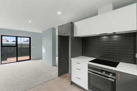 Photo of property in 8b Mackworth Street, Woolston, Christchurch, 8062