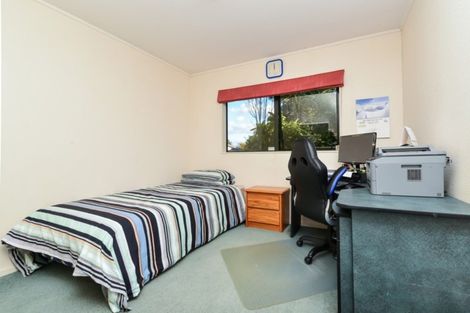 Photo of property in 48 Waiwherowhero Drive, St Andrews, Hamilton, 3200