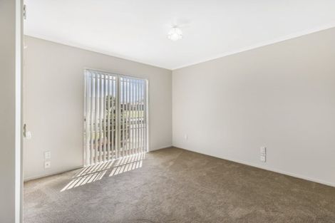 Photo of property in 30 Etherton Drive, Weymouth, Auckland, 2103
