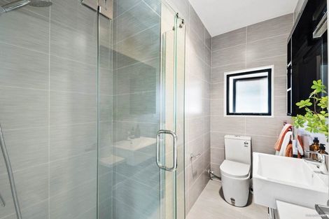 Photo of property in 9 Gwendoline Avenue, Te Atatu Peninsula, Auckland, 0610