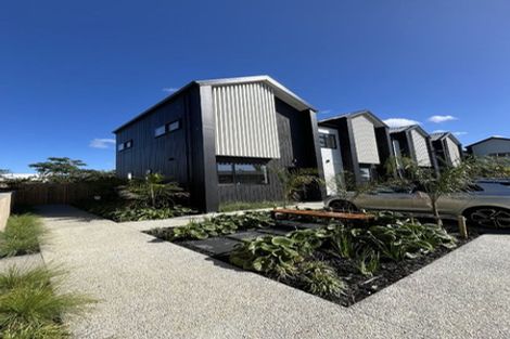 Photo of property in 27f Dawnhaven Drive, Te Atatu Peninsula, Auckland, 0610