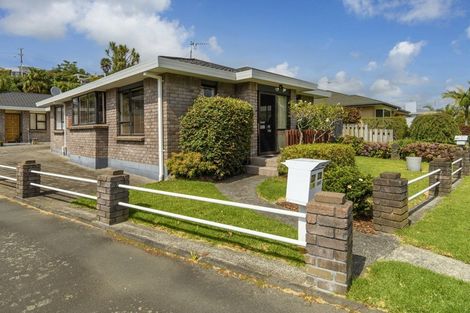 Photo of property in 96a Vale Street, Otumoetai, Tauranga, 3110