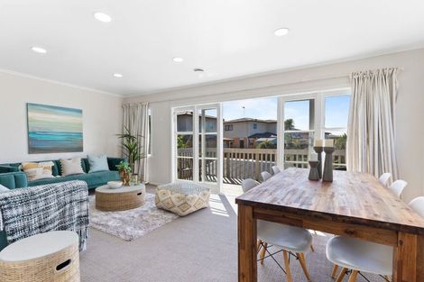 Photo of property in 64 Colwill Road, Massey, Auckland, 0614
