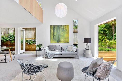 Photo of property in 3/68 Braemar Road, Castor Bay, Auckland, 0620