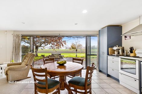 Photo of property in 9b Trotting Course Drive, Kumeu, 0891