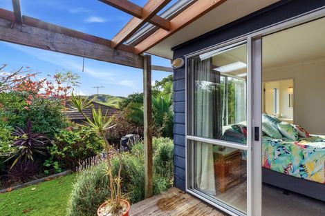 Photo of property in 19 Cabeleigh Drive, Helensville, 0800